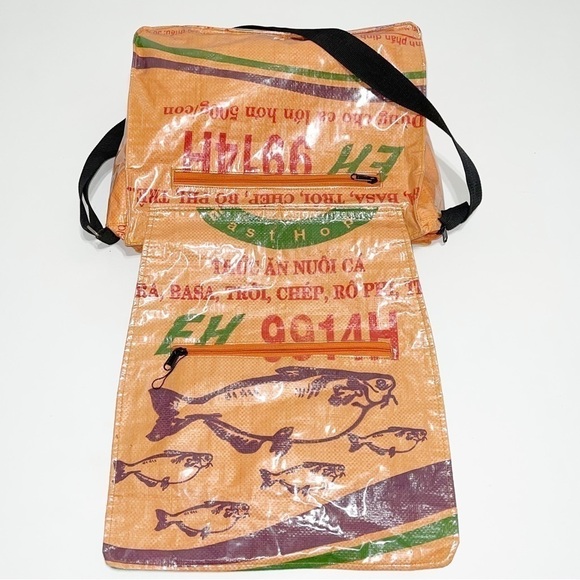 Elephant Emporium Recycled Deluxe Extra Large Messenger Bag - Picture 12 of 15